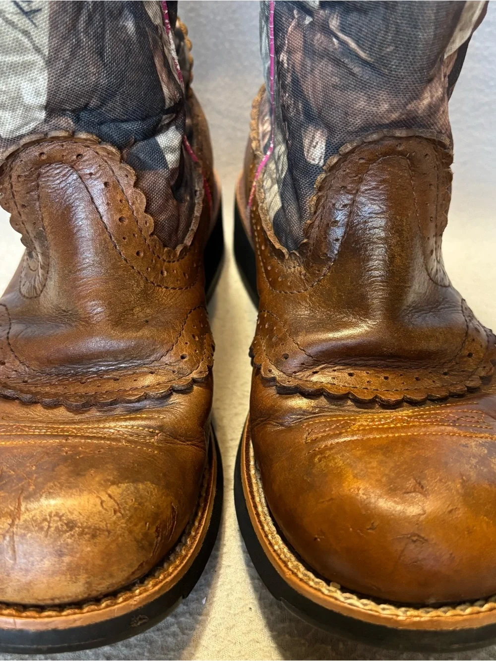 Ariat Fatbaby 9.5B Brown Leather, Pink Camo Western Cowgirl Boots